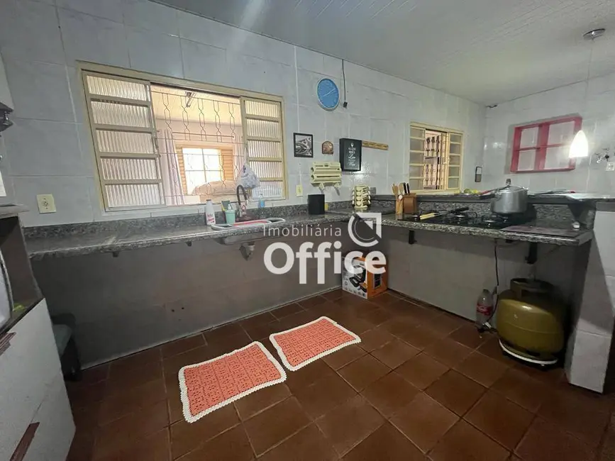 Casa com 3 quartos à venda, 300m2 em Parque Brasília, Anapolis - GO - imagem 3 Foto 3 de Casa com 3 quartos à venda, 300m2 em Parque Brasília, Anapolis - GO