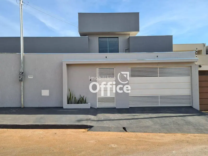 Foto 1 de Casa com 3 quartos à venda, 200m2 em Residencial Cerejeiras, Anapolis - GO