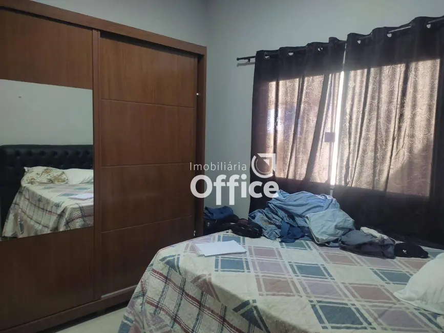 Casa com 3 quartos à venda, 160m2 em Setor Scala II, Anapolis - GO - imagem 5 Foto 5 de Casa com 3 quartos à venda, 160m2 em Setor Scala II, Anapolis - GO