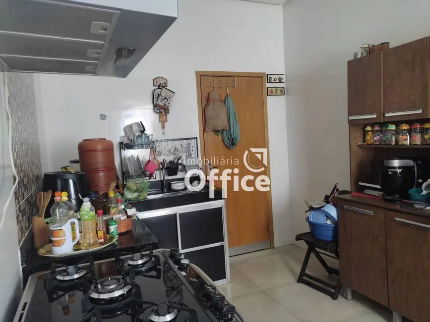 Casa com 3 quartos à venda, 160m2 em Setor Scala II, Anapolis - GO - imagem 9 Foto 9 de Casa com 3 quartos à venda, 160m2 em Setor Scala II, Anapolis - GO