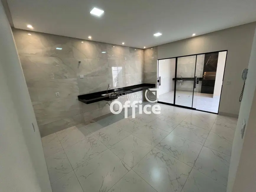 Foto 8 de Casa com 3 quartos à venda, 200m2 em Jardim Itália, Anapolis - GO