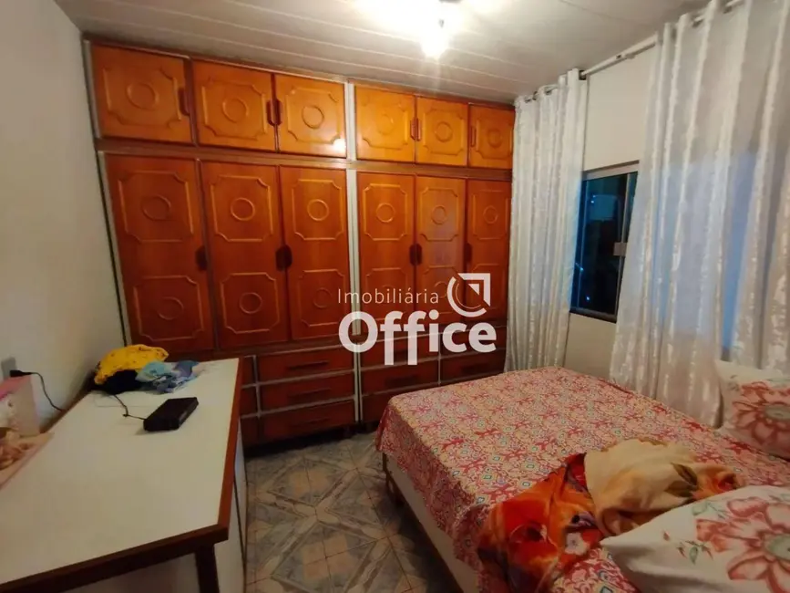 Casa com 3 quartos à venda, 250m2 em Vila João Luiz de Oliveira, Anapolis - GO - imagem 6 Foto 6 de Casa com 3 quartos à venda, 250m2 em Vila João Luiz de Oliveira, Anapolis - GO