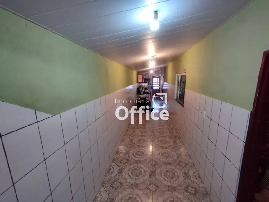 Foto 2 de Casa com 3 quartos à venda, 250m2 em Vila João Luiz de Oliveira, Anapolis - GO