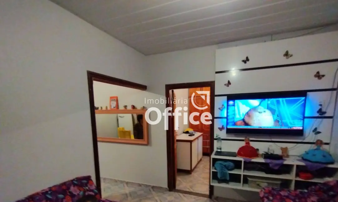 Casa com 3 quartos à venda, 250m2 em Vila João Luiz de Oliveira, Anapolis - GO - imagem 3 Foto 3 de Casa com 3 quartos à venda, 250m2 em Vila João Luiz de Oliveira, Anapolis - GO