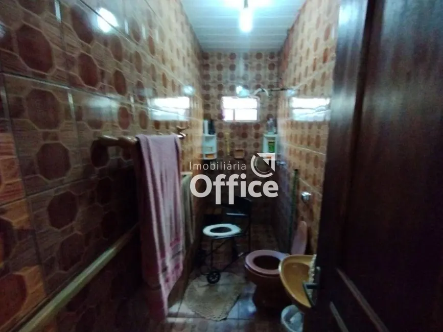 Casa com 3 quartos à venda, 250m2 em Vila João Luiz de Oliveira, Anapolis - GO - imagem 9 Foto 9 de Casa com 3 quartos à venda, 250m2 em Vila João Luiz de Oliveira, Anapolis - GO