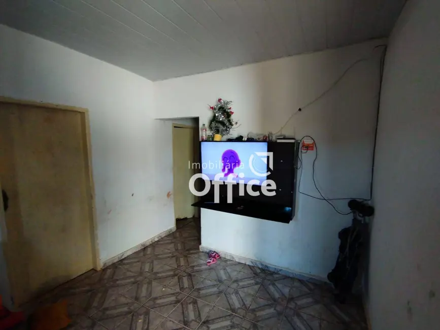 Foto 4 de Casa com 3 quartos à venda, 300m2 em Recanto do Sol, Anapolis - GO