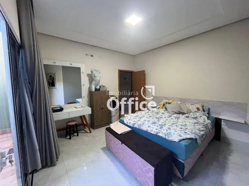 Casa com 3 quartos à venda, 310m2 em São Carlos, Anapolis - GO - imagem 9 Foto 9 de Casa com 3 quartos à venda, 310m2 em São Carlos, Anapolis - GO