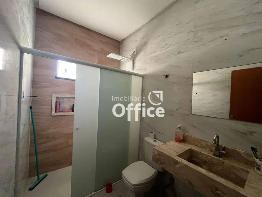 Casa com 3 quartos à venda, 310m2 em São Carlos, Anapolis - GO - imagem 8 Foto 8 de Casa com 3 quartos à venda, 310m2 em São Carlos, Anapolis - GO