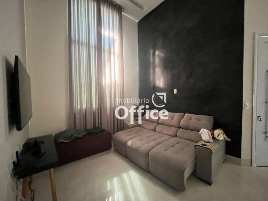 Foto 2 de Casa com 3 quartos à venda, 310m2 em São Carlos, Anapolis - GO