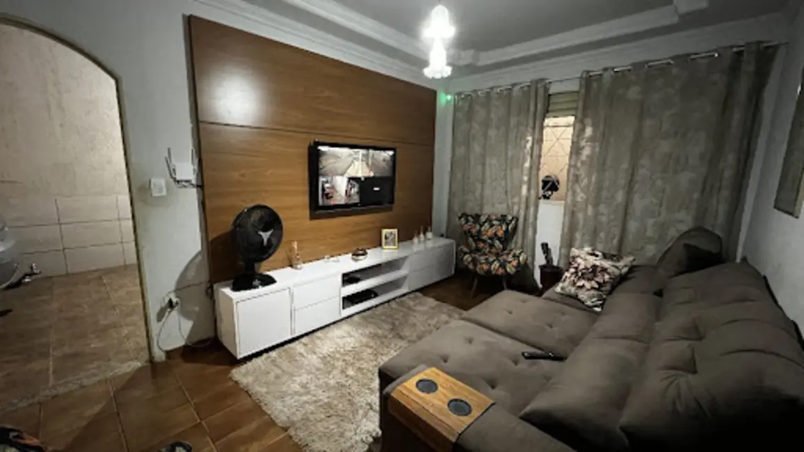 Casa com 3 quartos à venda, 250m2 em Jardim Arco Verde, Anapolis - GO - imagem 2 Foto 2 de Casa com 3 quartos à venda, 250m2 em Jardim Arco Verde, Anapolis - GO