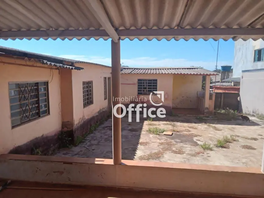 Foto 2 de Casa com 3 quartos à venda, 360m2 em Maracanã, Anapolis - GO