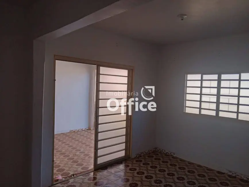 Casa com 3 quartos à venda, 360m2 em Maracanã, Anapolis - GO - imagem 4 Foto 4 de Casa com 3 quartos à venda, 360m2 em Maracanã, Anapolis - GO
