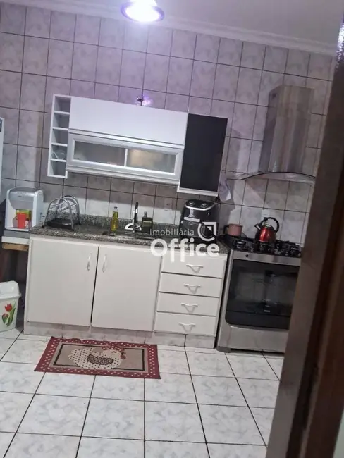 Foto 2 de Apartamento com 3 quartos à venda, 80m2 em Maracanã, Anapolis - GO