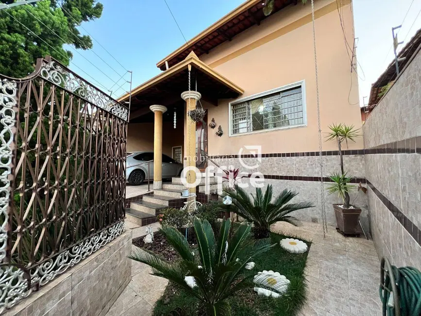 Foto 3 de Casa com 2 quartos à venda, 300m2 em Jardim Ana Paula, Anapolis - GO