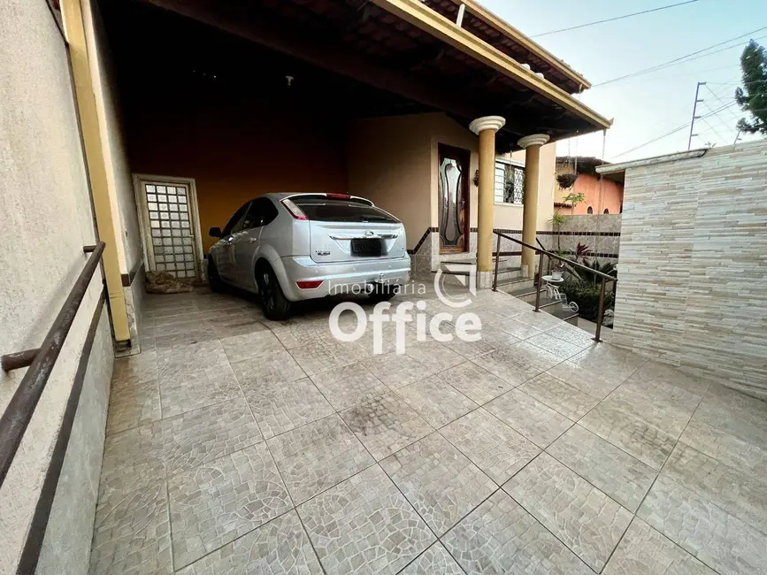 Foto 4 de Casa com 2 quartos à venda, 300m2 em Jardim Ana Paula, Anapolis - GO