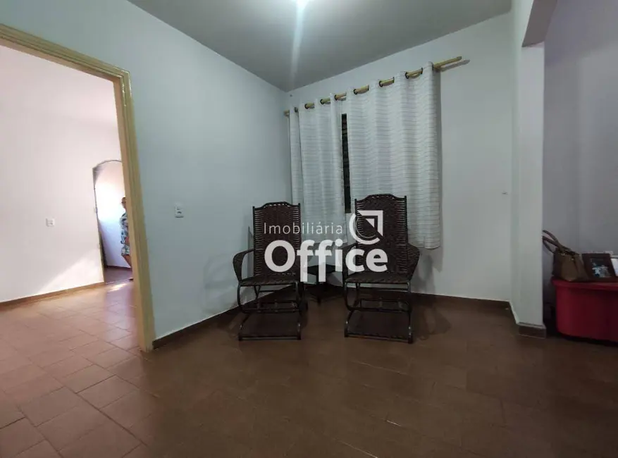 Casa com 2 quartos à venda, 360m2 em Anexo Itamaraty, Anapolis - GO - imagem 7 Foto 7 de Casa com 2 quartos à venda, 360m2 em Anexo Itamaraty, Anapolis - GO