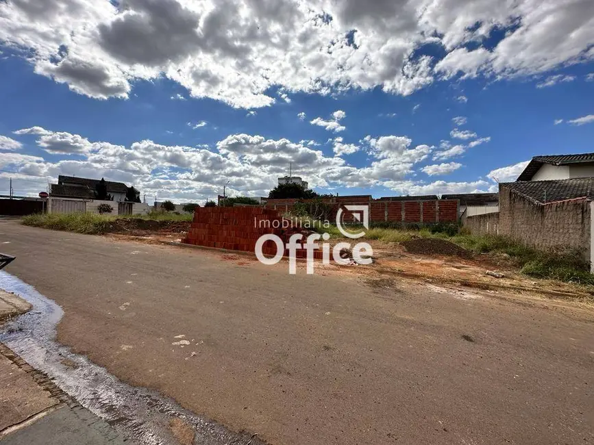 Foto 3 de Terreno / Lote à venda, 731m2 em Residencial Flor do Cerrado, Anapolis - GO