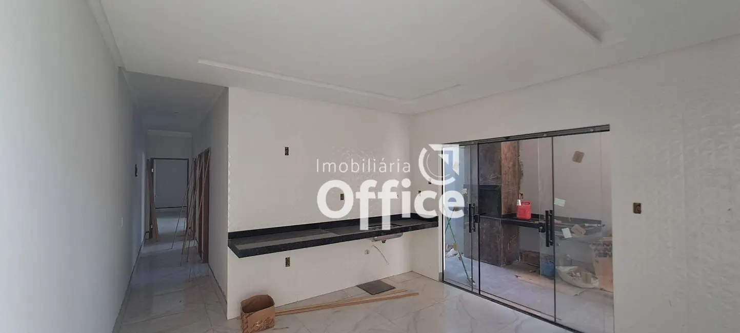 Casa com 3 quartos à venda, 150m2 em Residencial Flor do Cerrado, Anapolis - GO - imagem 3 Foto 3 de Casa com 3 quartos à venda, 150m2 em Residencial Flor do Cerrado, Anapolis - GO