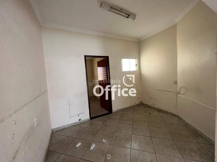 Foto 3 de Sala Comercial para alugar, 380m2 em Jundiaí, Anapolis - GO