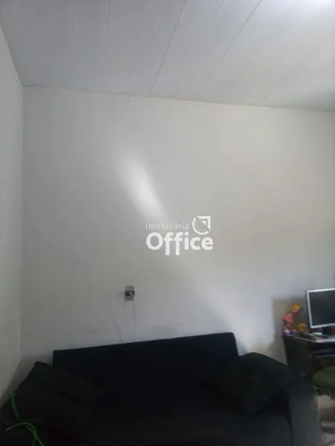 Casa com 2 quartos à venda, 300m2 em Setor Residencial Pedro Ludovico, Anapolis - GO - imagem 4 Foto 4 de Casa com 2 quartos à venda, 300m2 em Setor Residencial Pedro Ludovico, Anapolis - GO