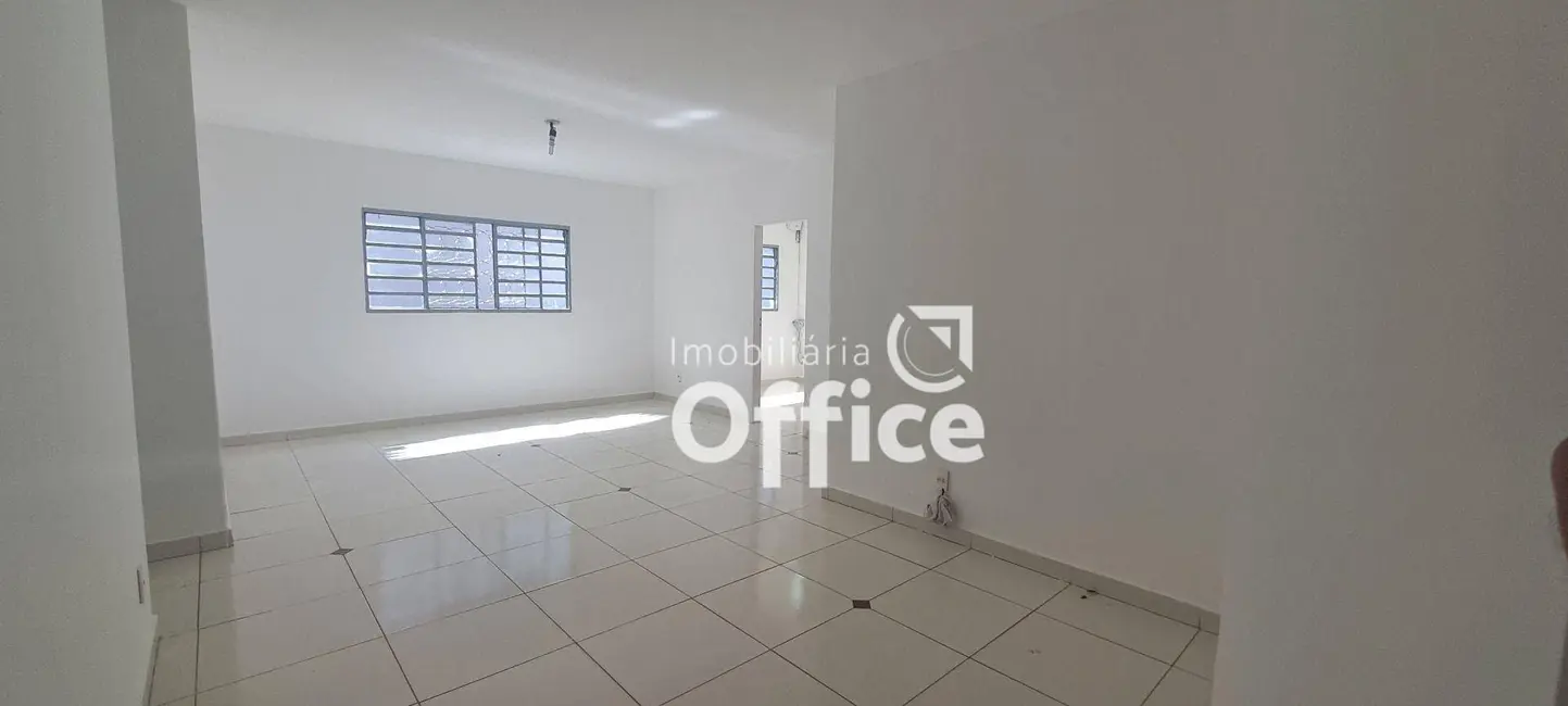 Foto 6 de Casa com 4 quartos à venda, 300m2 em Residencial Araguaia, Anapolis - GO