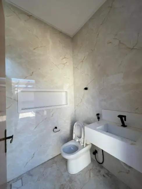 Foto 4 de Casa com 3 quartos à venda, 260m2 em Jardim Itália, Anapolis - GO