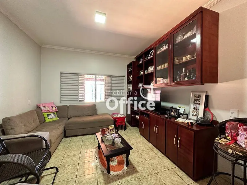 Sobrado com 4 quartos à venda, 420m2 em Anápolis City, Anapolis - GO - imagem 9 Foto 9 de Sobrado com 4 quartos à venda, 420m2 em Anápolis City, Anapolis - GO