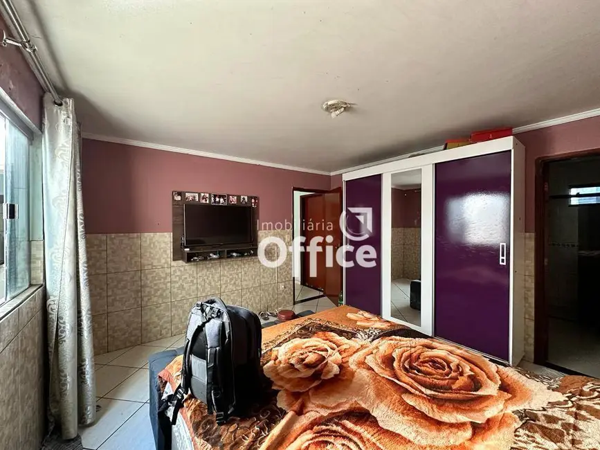 Foto 4 de Casa com 4 quartos à venda, 240m2 em Vila Formosa, Anapolis - GO