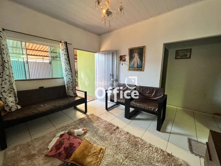 Casa com 4 quartos à venda, 255m2 em Jardim Itália, Anapolis - GO - imagem 3 Foto 3 de Casa com 4 quartos à venda, 255m2 em Jardim Itália, Anapolis - GO