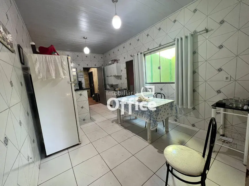 Casa com 4 quartos à venda, 255m2 em Jardim Itália, Anapolis - GO - imagem 9 Foto 9 de Casa com 4 quartos à venda, 255m2 em Jardim Itália, Anapolis - GO