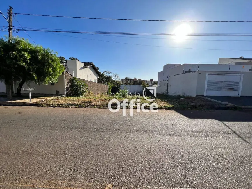 Foto 1 de Terreno / Lote à venda, 450m2 em Anápolis City, Anapolis - GO