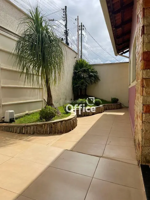 Foto 3 de Casa com 3 quartos à venda, 300m2 em Boa Vista, Anapolis - GO