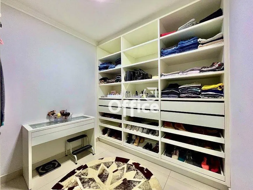 Foto 8 de Casa com 3 quartos à venda, 396m2 em Residencial Vale do Sol, Anapolis - GO