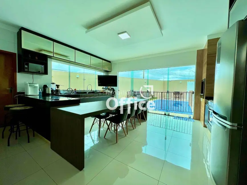 Foto 4 de Casa com 3 quartos à venda, 396m2 em Residencial Vale do Sol, Anapolis - GO