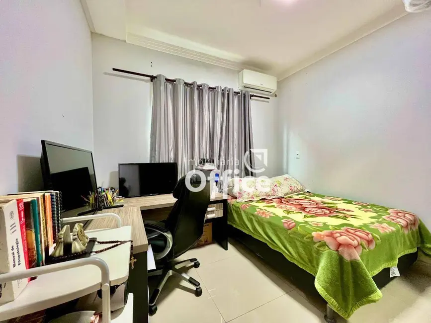 Foto 9 de Casa com 3 quartos à venda, 396m2 em Residencial Vale do Sol, Anapolis - GO