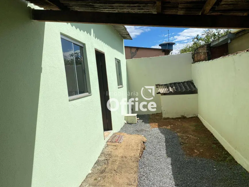 Casa com 2 quartos à venda, 200m2 em Adriana Parque, Anapolis - GO - imagem 1 Foto 1 de Casa com 2 quartos à venda, 200m2 em Adriana Parque, Anapolis - GO