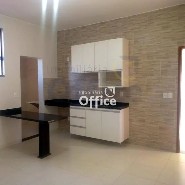Foto 3 de Apartamento com 2 quartos para alugar, 50m2 em Maracananzinho, Anapolis - GO