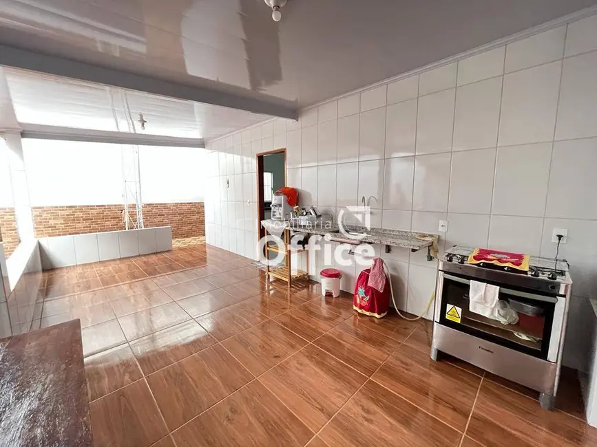 Casa com 2 quartos à venda, 200m2 em Jardim Itália, Anapolis - GO - imagem 5 Foto 5 de Casa com 2 quartos à venda, 200m2 em Jardim Itália, Anapolis - GO