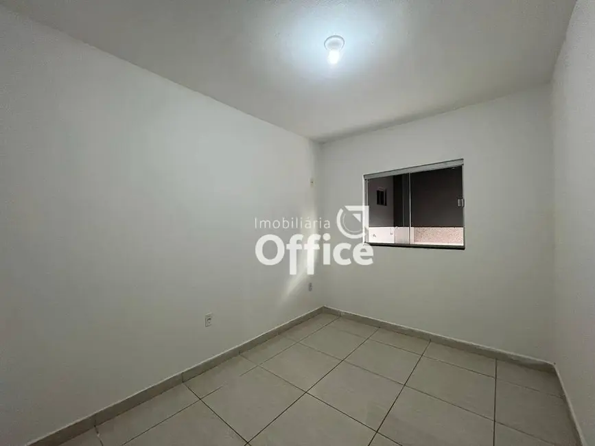 Foto 3 de Casa com 3 quartos à venda, 200m2 em Jardim Itália, Anapolis - GO