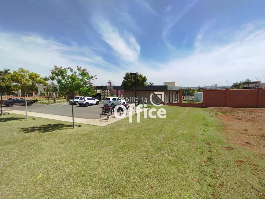 Foto 1 de Terreno / Lote à venda, 612m2 em Anapolis - GO