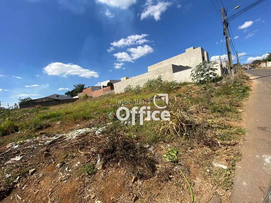 Foto 3 de Terreno / Lote à venda, 352m2 em Residencial Arco-Íris, Anapolis - GO