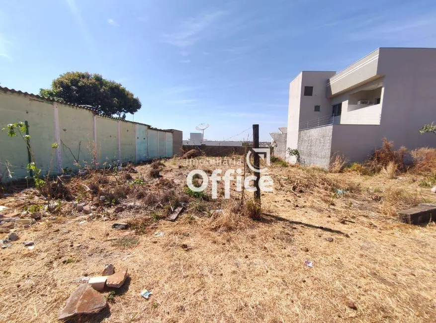 Foto 3 de Terreno / Lote à venda, 247m2 em Víviam Parque, Anapolis - GO
