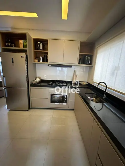 Casa com 3 quartos à venda, 200m2 em Residencial Flor do Cerrado, Anapolis - GO - imagem 3 Foto 3 de Casa com 3 quartos à venda, 200m2 em Residencial Flor do Cerrado, Anapolis - GO