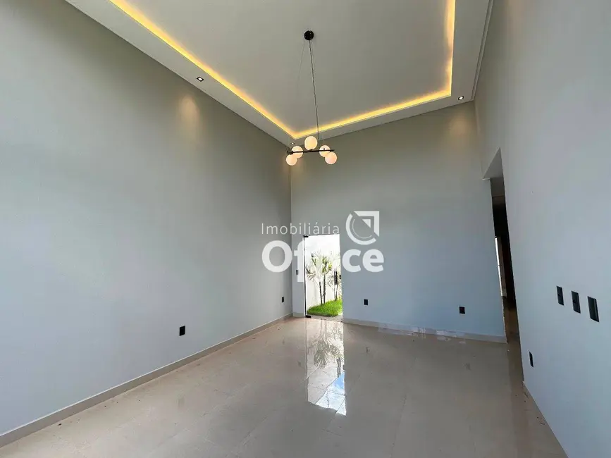 Foto 2 de Casa com 3 quartos à venda, 200m2 em Jardim Itália, Anapolis - GO