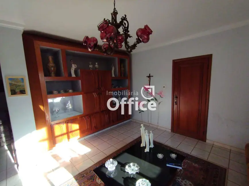 Casa com 3 quartos à venda, 350m2 em Vila Santa Maria de Nazareth, Anapolis - GO - imagem 5 Foto 5 de Casa com 3 quartos à venda, 350m2 em Vila Santa Maria de Nazareth, Anapolis - GO