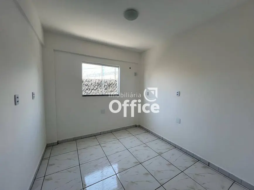 Foto 6 de Casa com 3 quartos para alugar, 360m2 em Santo André, Anapolis - GO