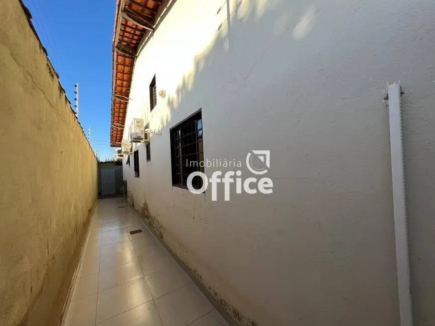 Foto 2 de Casa com 3 quartos à venda, 300m2 em Parque Residencial das Flores, Anapolis - GO