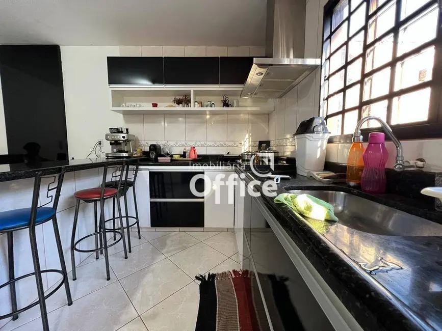 Foto 8 de Casa com 3 quartos à venda, 300m2 em Parque Residencial das Flores, Anapolis - GO