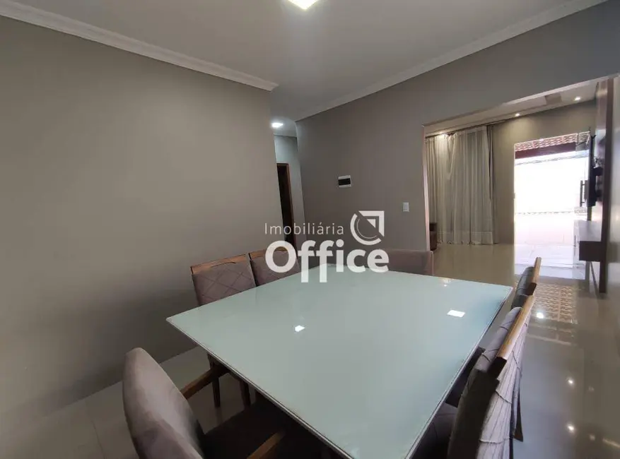 Casa com 3 quartos à venda, 300m2 em Residencial Morumbi, Anapolis - GO - imagem 9 Foto 9 de Casa com 3 quartos à venda, 300m2 em Residencial Morumbi, Anapolis - GO