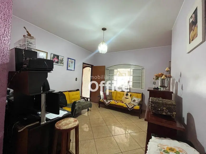 Casa com 3 quartos à venda, 300m2 em Jardim Ana Paula, Anapolis - GO - imagem 6 Foto 6 de Casa com 3 quartos à venda, 300m2 em Jardim Ana Paula, Anapolis - GO
